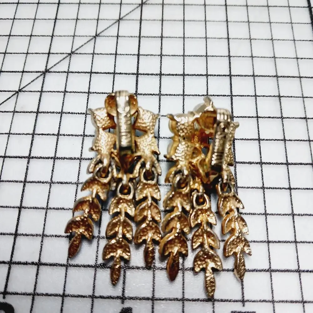 Earrings Clip VTG 80s Dangle Leaves Sarah Coventry Gold Tone Pearl Rhinestone